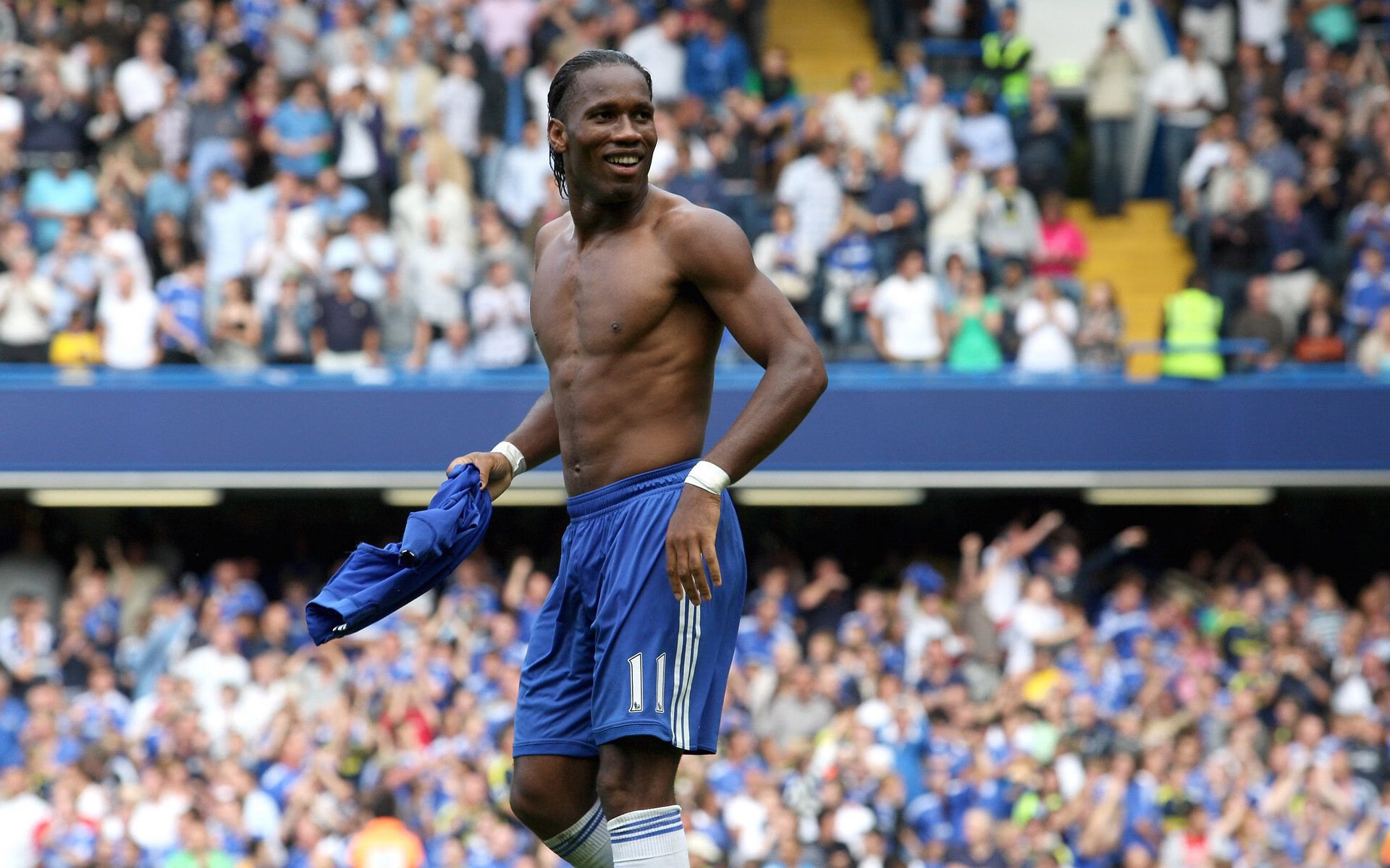 詹姆斯重返赛场，最后时刻胜出首场状态出色，MAD观众沸腾！赢得满堂喝彩