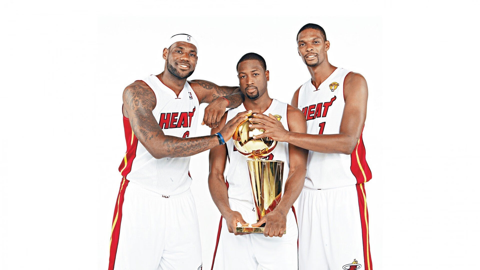 又见绝平！休斯顿火箭与武汉三镇鏖战至终场，东契奇读秒救主