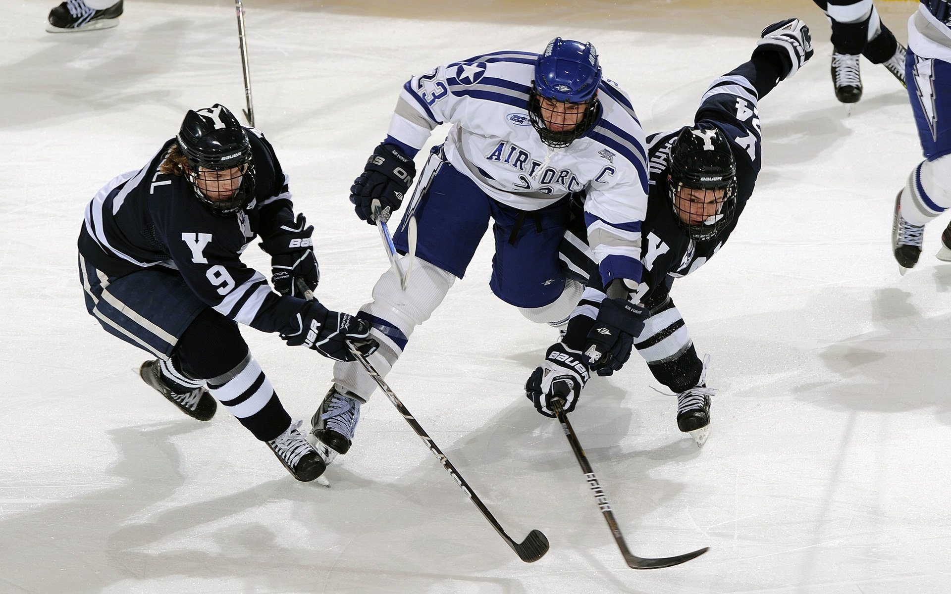 穆古鲁扎连续三场比赛得分超过战术调整，雄鹿挑战极限！